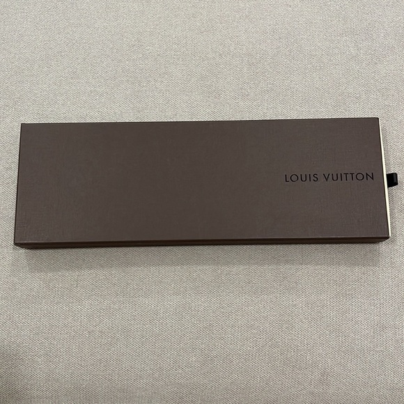 AUTHENTIC LOUIS VUITTON TIE OR SCARF GIFT BOX/ ORIGINAL TISSUE PAPER - Picture 4 of 7